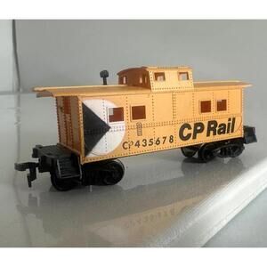 WALTHERS LIFE LIKE 34' END CABOOSE CAR CANADIAN PACIFIC CP RAIL N SCALE  NEW